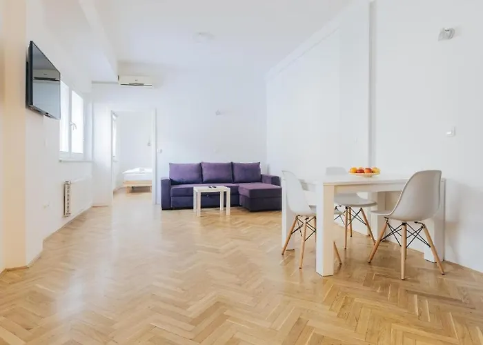 Apartment Center - Kersnikova *